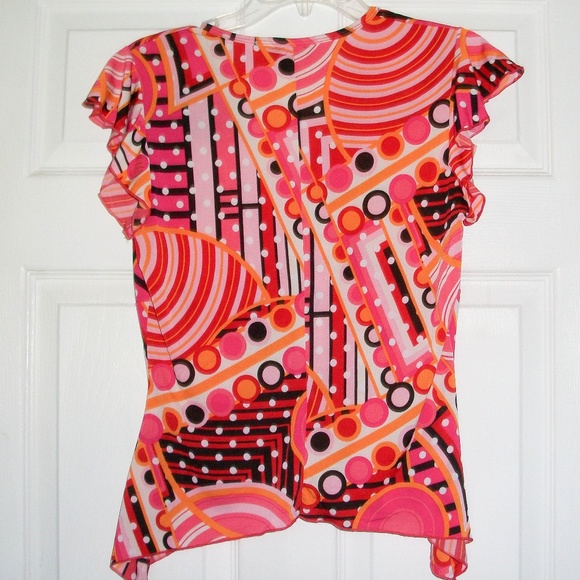 (NWOT) Cute Girl Cross-Front Printed Top - Size: M - Picture 4 of 6